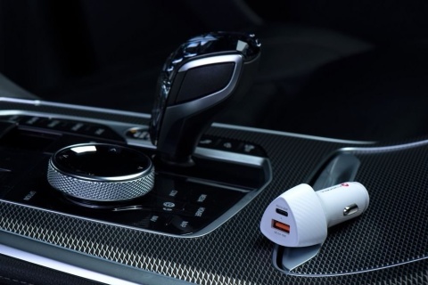 Ładowarka samochodowa Forcell F-Energy Carbon USB C + USB A QC3.0 PD 3A 38W CC50-1A1C biała