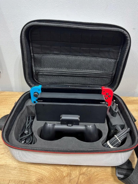 Konsola Nintendo Switch OLED Używany