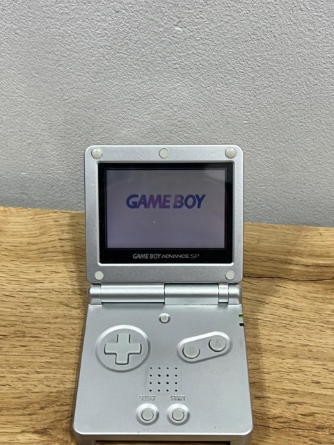 Konsola GameBoy Advance SP AGS-001 Używana