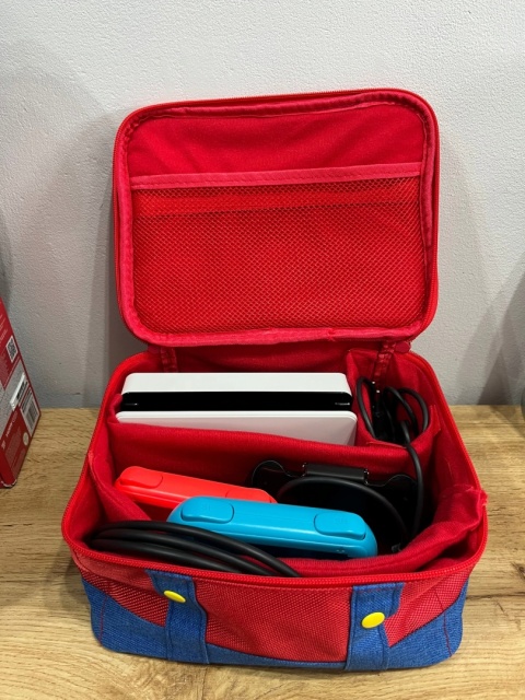 Konsola Nintendo Switch OLED + Akcesoria Używana
