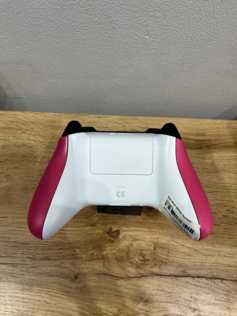 Pad Xbox Series Różowy Używany