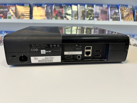 Xbox 360E 250 GB | Używany Xbox 360E 250 GB | Używany