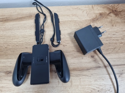 Konsola Nintendo Switch OLED biała Używana Konsola Nintendo Switch OLED biała Używana