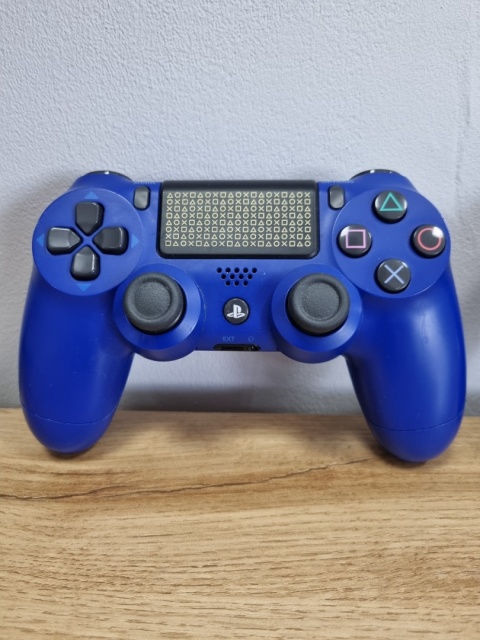 Konsola PlayStation 4 Slim 500 GB Days of Play + 2 Pady DualShock 4 Używana Konsola PlayStation 4 Slim 500 GB Days of Play + 2 Pady DualShock 4 Używana