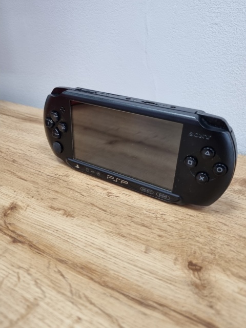 Konsola Playstation Portable PSP Street E1004 Używana Konsola Playstation Portable PSP Street E1004 Używana