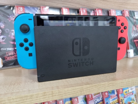 Konsola Nintendo Switch V2 Niebiesko Czerwone | Używane Konsola Nintendo Switch V2 Niebiesko Czerwone | Używane