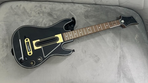 Kontroler Gitara Guitar Hero Live do PS3/Xbox 360 bez adaptera Używana Kontroler Gitara Guitar Hero Live do PS3/Xbox 360 bez adaptera Używana