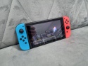 Konsola Nintendo Switch Niebiesko Czerwone + Karta Pamięci 128 GB | Używane