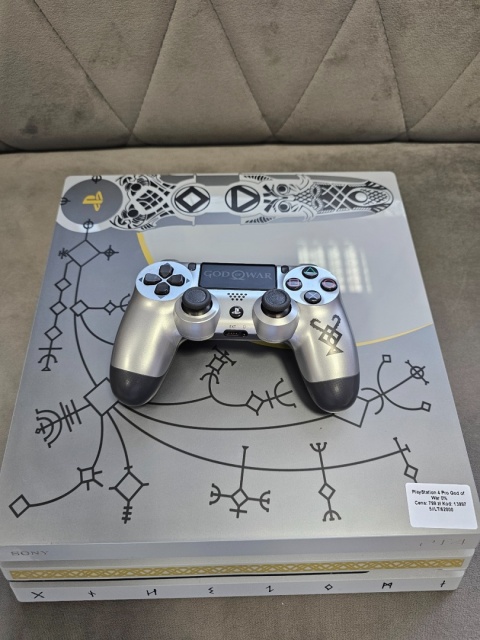 PlayStation 4 Pro Edycja Kolekcjonerska God of War 1 TB + Oryginalny Pad | Używana PlayStation 4 Pro Edycja Kolekcjonerska God of War 1 TB + Oryginalny Pad | Używana