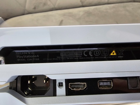 PlayStation 4 Pro Edycja Kolekcjonerska God of War 1 TB + Oryginalny Pad | Używana PlayStation 4 Pro Edycja Kolekcjonerska God of War 1 TB + Oryginalny Pad | Używana