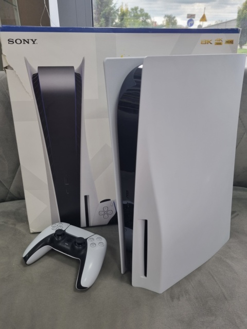 Playstation 5 FAT z napędem + Oryginalny Pad DualSense PS5 Używane Playstation 5 FAT z napędem + Oryginalny Pad DualSense PS5 Używane