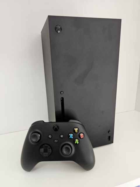 Konsola Microsoft Xbox Series X 1 TB + Oryginalny Pad Uzywana Konsola Microsoft Xbox Series X 1 TB + Oryginalny Pad Uzywana