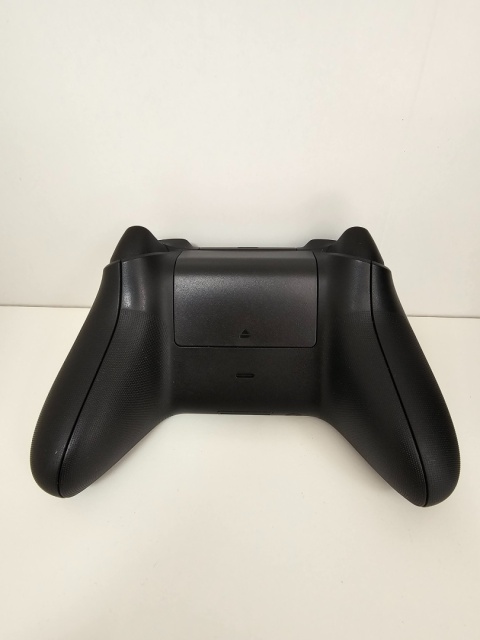 Konsola Microsoft Xbox Series X 1 TB + Oryginalny Pad Uzywana Konsola Microsoft Xbox Series X 1 TB + Oryginalny Pad Uzywana