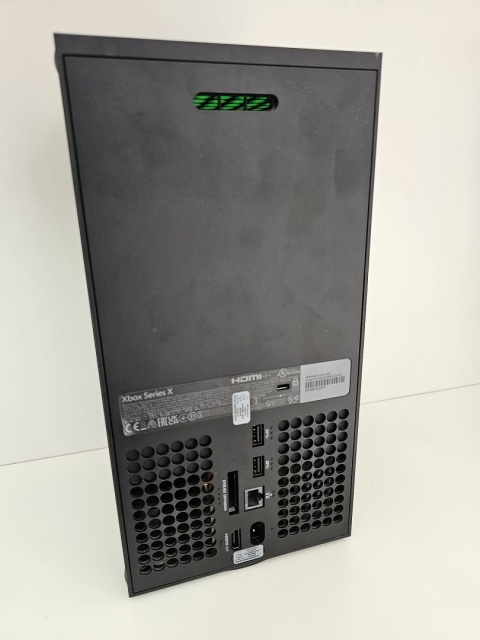 Konsola Microsoft Xbox Series X 1 TB + Oryginalny Pad Uzywana Konsola Microsoft Xbox Series X 1 TB + Oryginalny Pad Uzywana