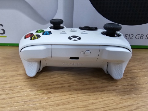 Konsola Microsoft Xbox Series S 512 GB Biała + Oryginalny Pad Xbox Series Biały Używana Konsola Microsoft Xbox Series S 512 GB Biała + Oryginalny Pad Xbox Series Biały Używana