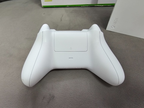 Konsola Microsoft Xbox Series S 512 GB Biała + Oryginalny Pad Xbox Series Biały Używana Konsola Microsoft Xbox Series S 512 GB Biała + Oryginalny Pad Xbox Series Biały Używana