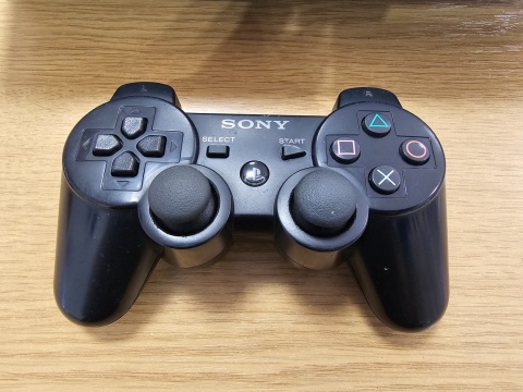 Konsola Playstation 3 FAT 74GB CECHL04 + Oryginalna Pad PS3 Używana Konsola Playstation 3 FAT 74GB CECHL04 + Oryginalna Pad PS3 Używana